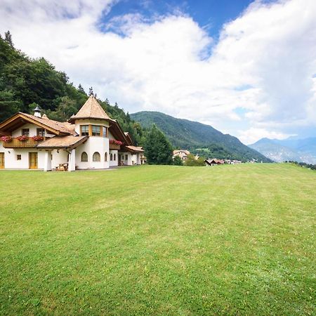 Breguzzo Agritur Cornasest Bed & Breakfast エクステリア 写真