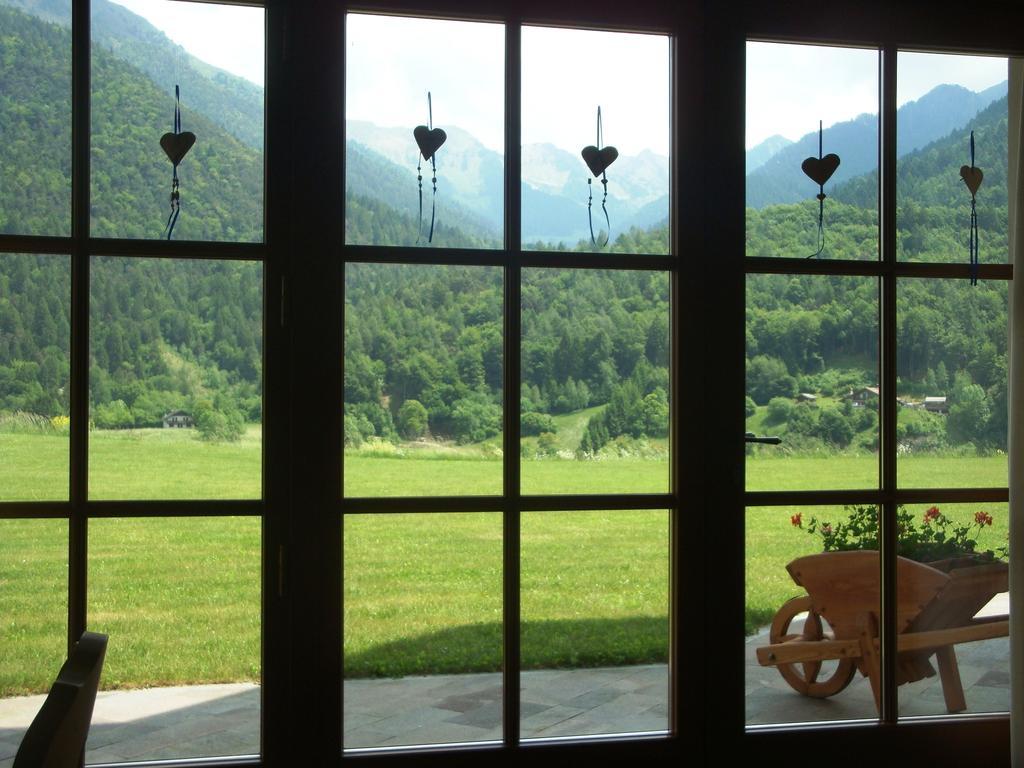 Breguzzo Agritur Cornasest Bed & Breakfast エクステリア 写真