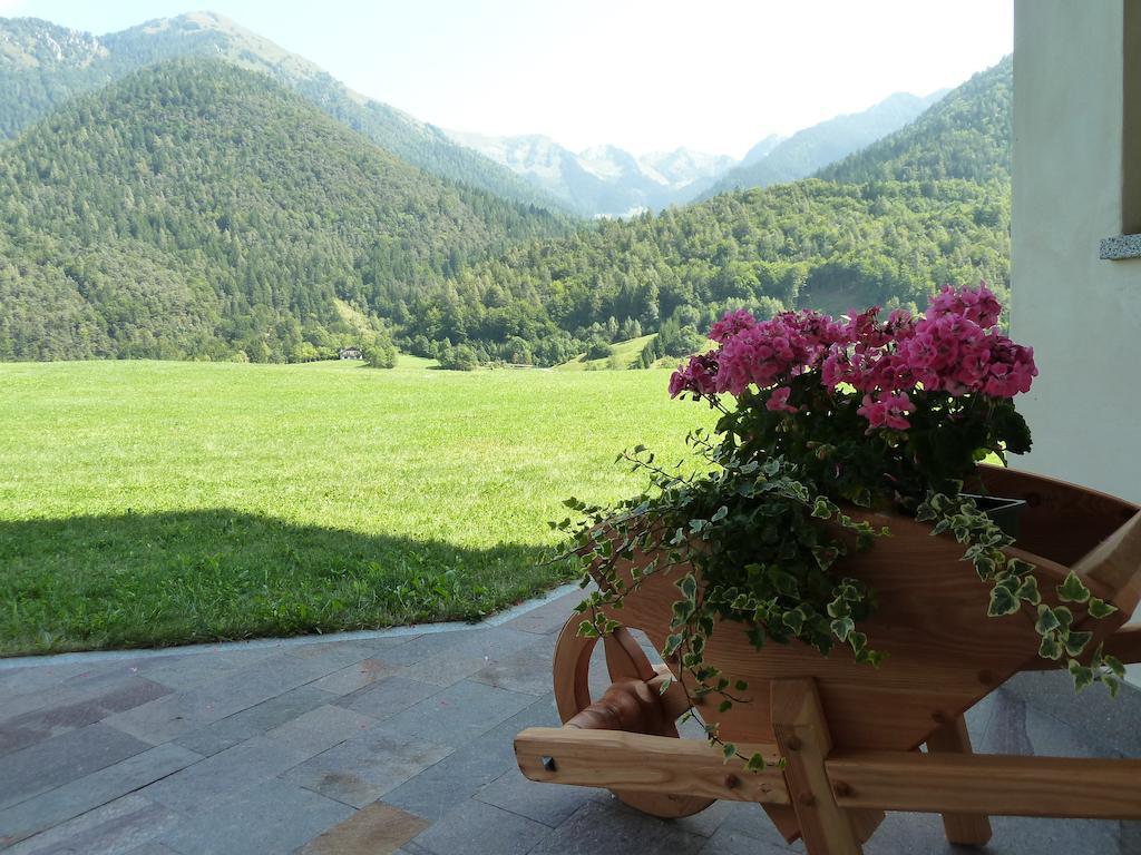 Breguzzo Agritur Cornasest Bed & Breakfast エクステリア 写真