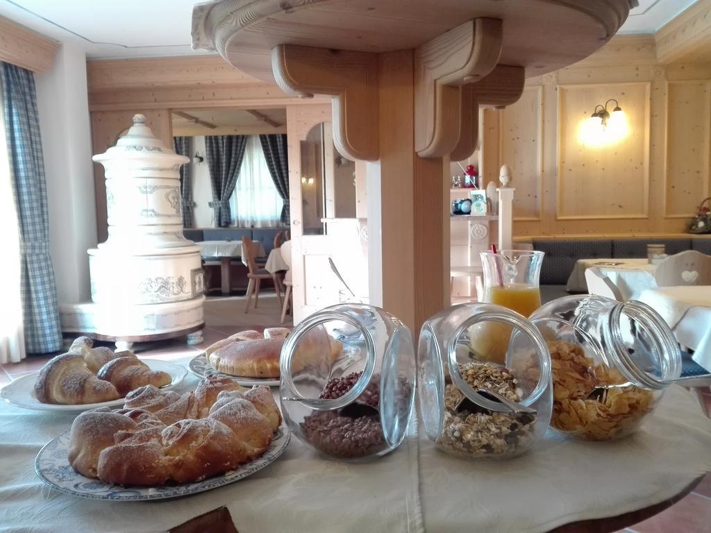 Breguzzo Agritur Cornasest Bed & Breakfast エクステリア 写真