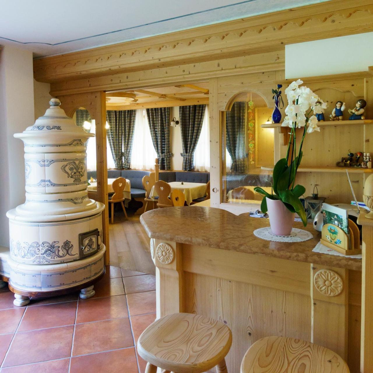 Breguzzo Agritur Cornasest Bed & Breakfast エクステリア 写真