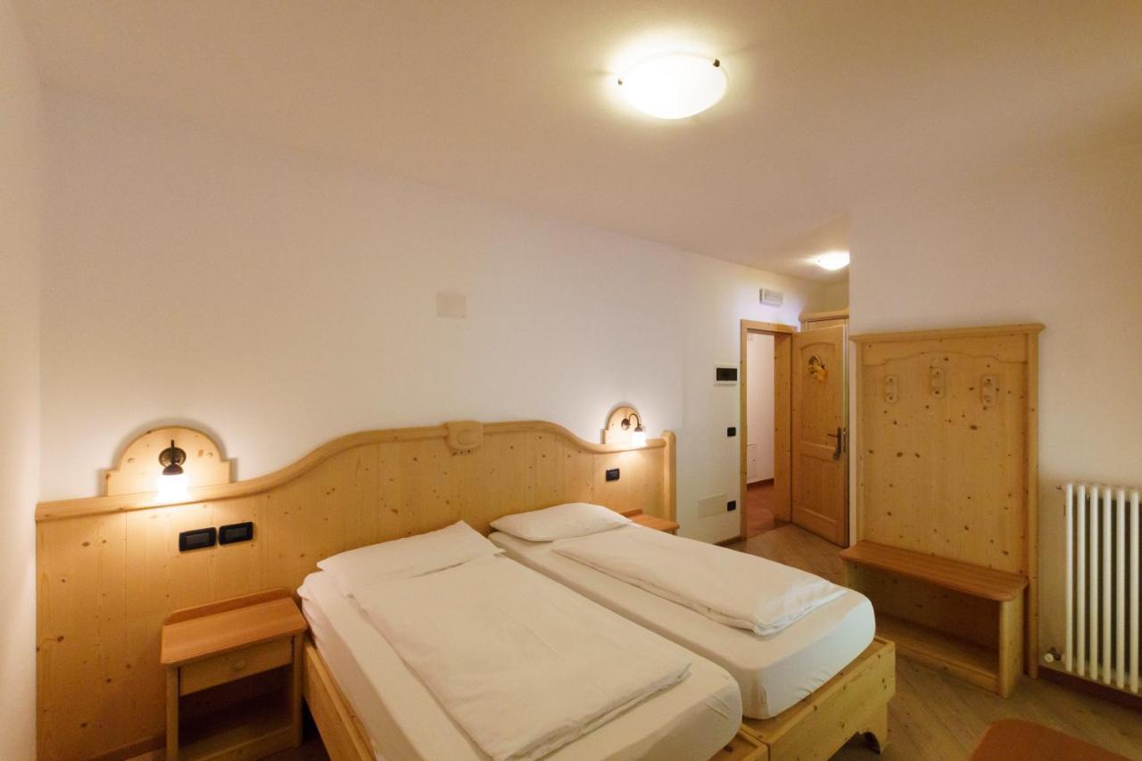 Breguzzo Agritur Cornasest Bed & Breakfast エクステリア 写真